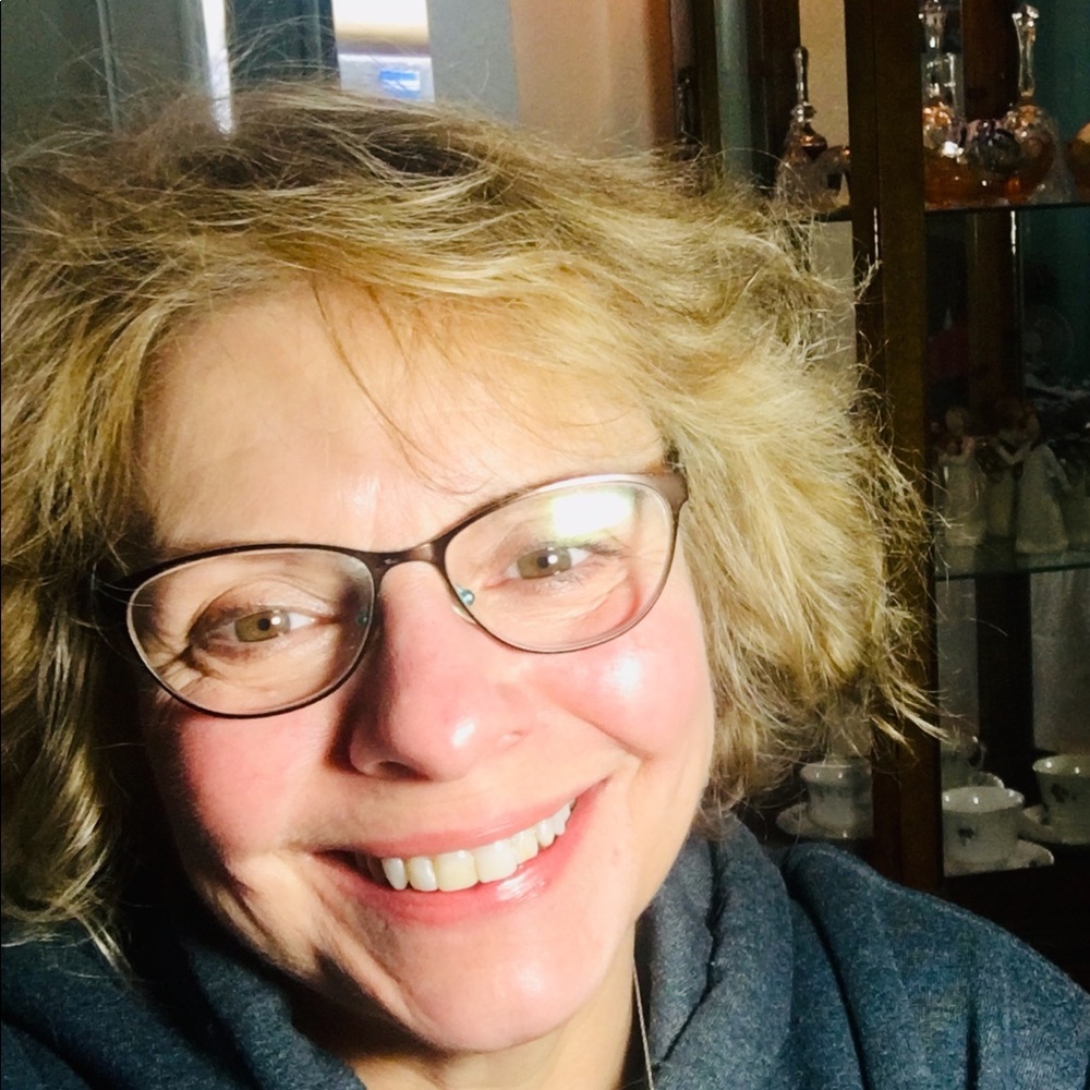 Meet your Posher, Angela